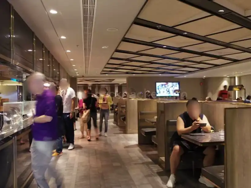 香港国際空港・イーストホール・プラザ・プレミアム・ラウンジの施設内