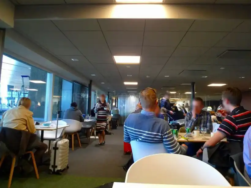 ヘルシンキ ヴァンター国際空港Aspire Loungeの中