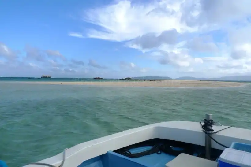竹富島ツアーの砂地の島