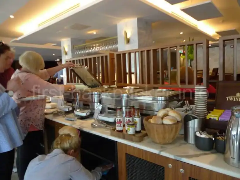 ガトウィック空港・No1 Loungeの食事