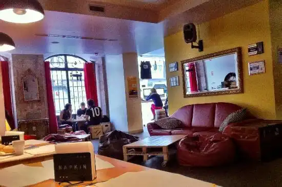 Yes! Lisbon Hostelのリビングルーム