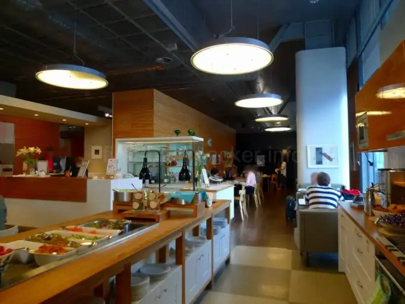 ヘルシンキ ヴァンター国際空港Almost@home Loungeの内部