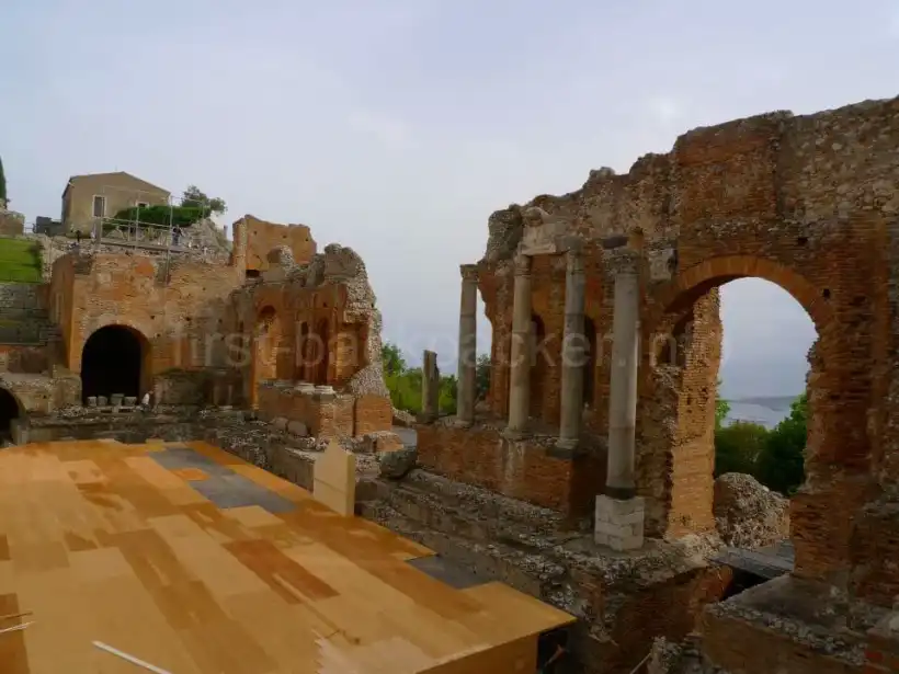 イタリア・タオルミーナのテアトロの舞台
