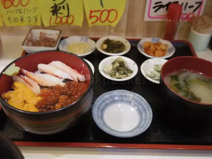 函館どんぶり横町市場の茶夢の函館丼