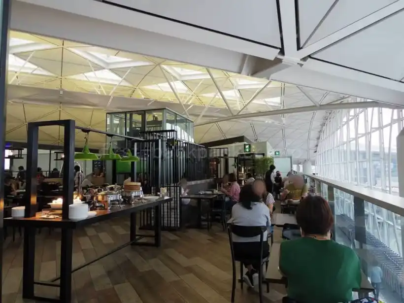 香港国際空港・ウエストホール・プラザ・プレミアム・ラウンジの施設内