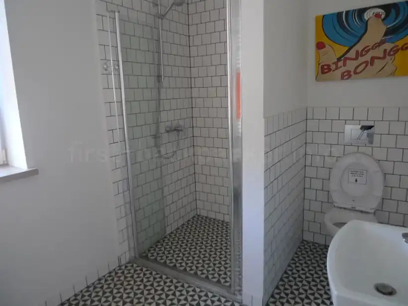 グダニスクHoney Den Hostelのシャワー