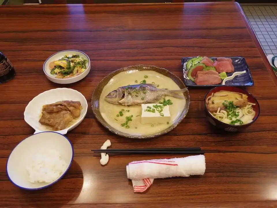 【宿泊レポ】渡嘉敷島の「民宿ゆうなぎ荘」美味しいご飯とやさしいご夫妻の民宿