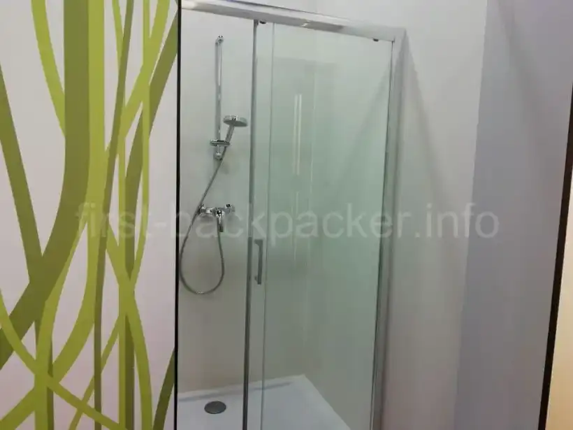 ワルシャワ・ショパン空港Preludium Loungeのシャワールーム