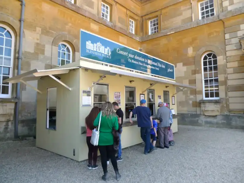 ブレナム宮殿の寄付と年間パスポート受付