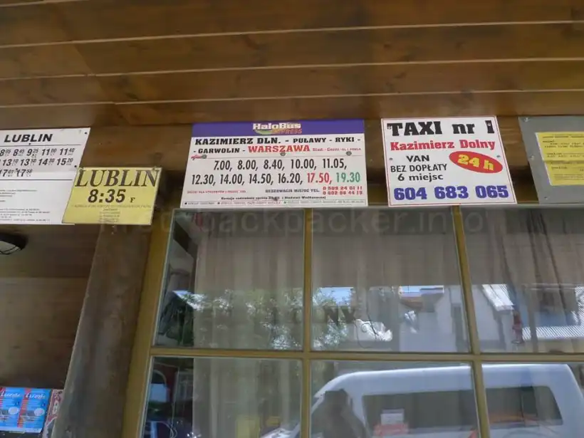 カジミエシュ・ドルニ発ワルシャワ行きのバスの時刻表