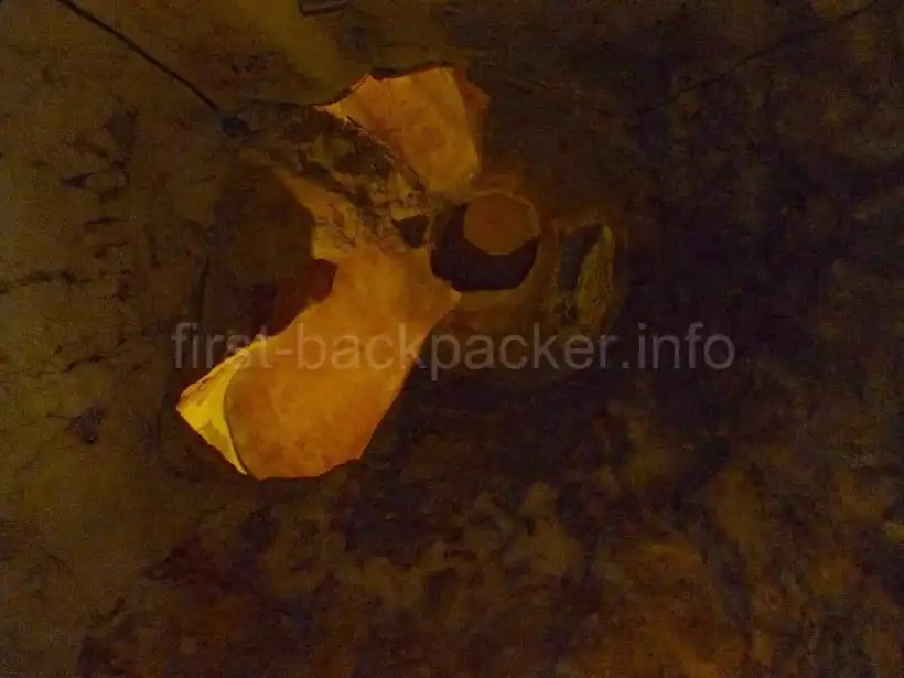 シラクーサの旧市街（オルティージャ島）の地下道内