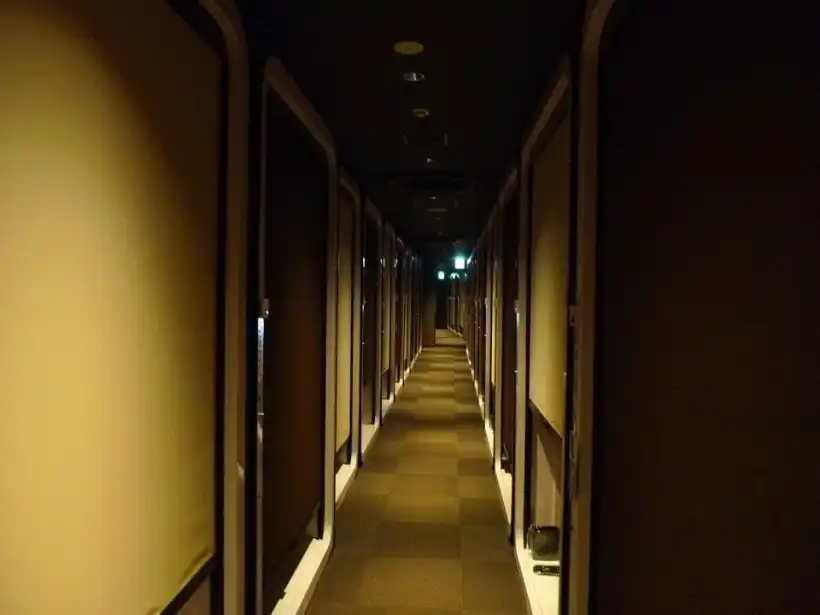 ファーストキャビン長崎の客室の通路