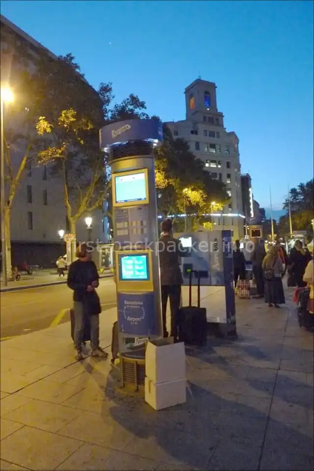 バルセロナの空港バスの券売機