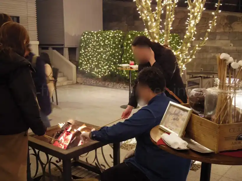 函館西部地区バル街 センティール・ラ・セゾン 函館山のマシュマロ焼きブース