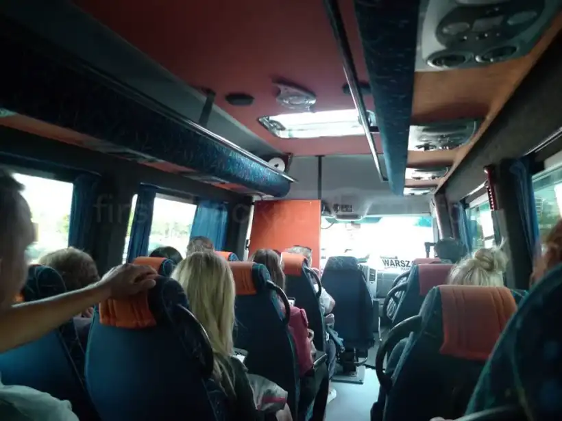 ワルシャワ発カジミエシュ・ドルニ行きのバスの中