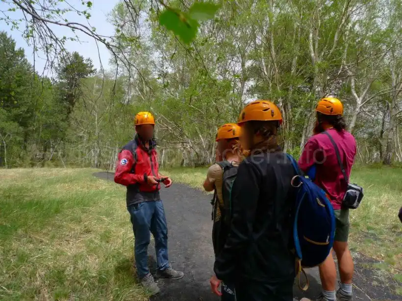 シチリア・Etna Peopleツアーのエトナ山の溶岩洞窟へ行く途中