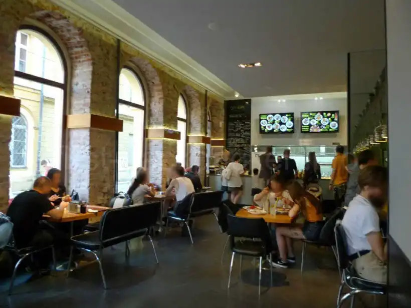 ヴロツワフVega Barの店内