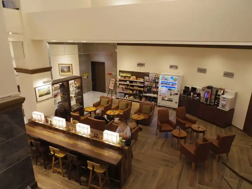 グランドキャビンホテル那覇小禄の1階ロビー