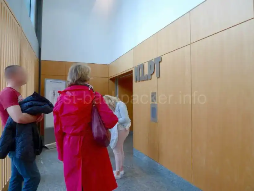 Belvedere Palazzo Lombardiaのエレベーター待ち