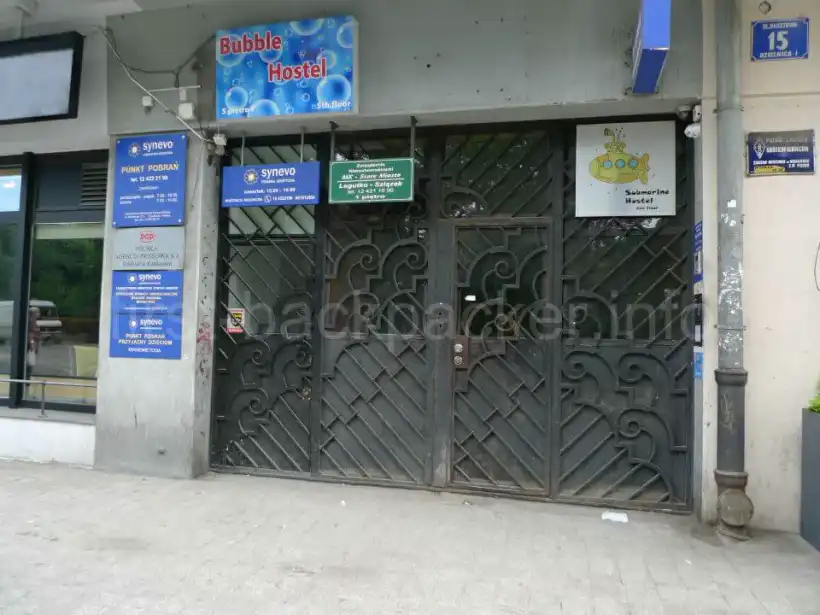 バブルホステル（クラクフ）のビルの入り口