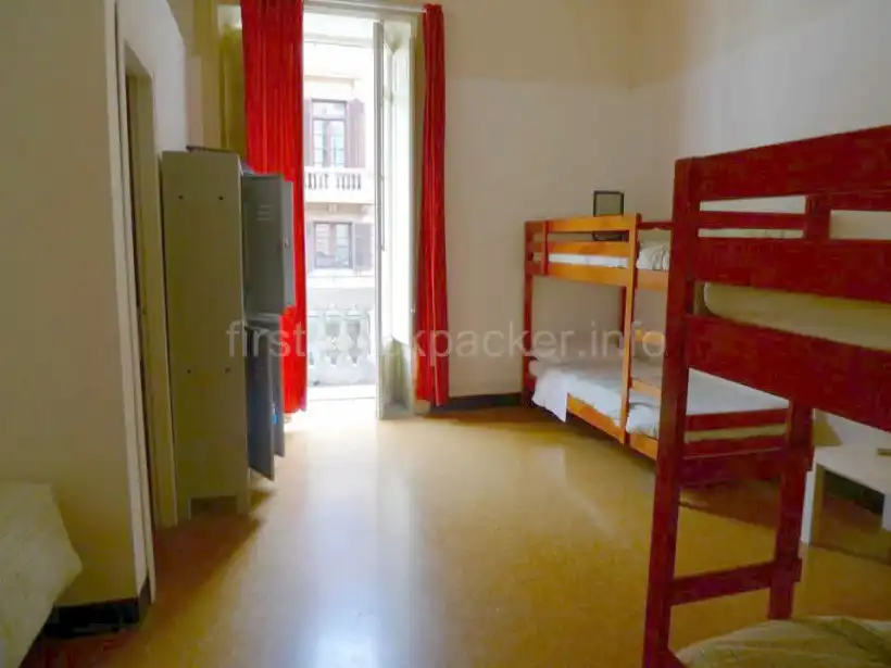 パレルモ・マンマミーアホステルのドミトリー