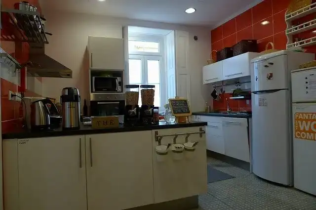 Aveiro Rossio Hostelのキッチン