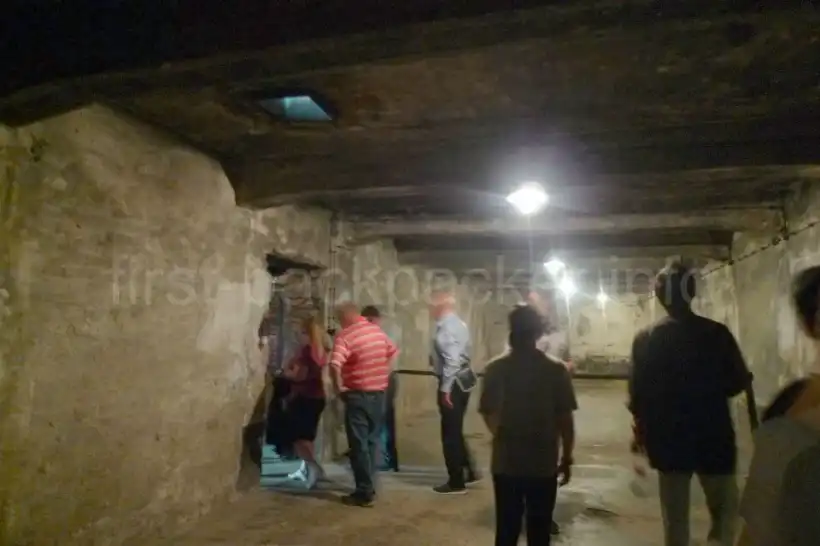 アウシュヴィッツ・ガス室の中