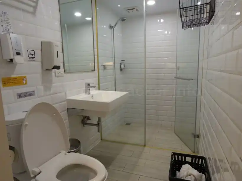 台北のBoutiカプセルインのシャワールーム