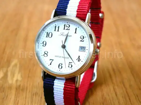 【旅グッズ】海外での時間チェックは腕時計で!チプシチを買ってみた(スマホ盗難対策)