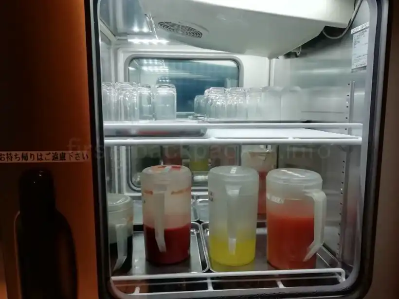 那覇空港のラウンジ華・ドリンクコーナー