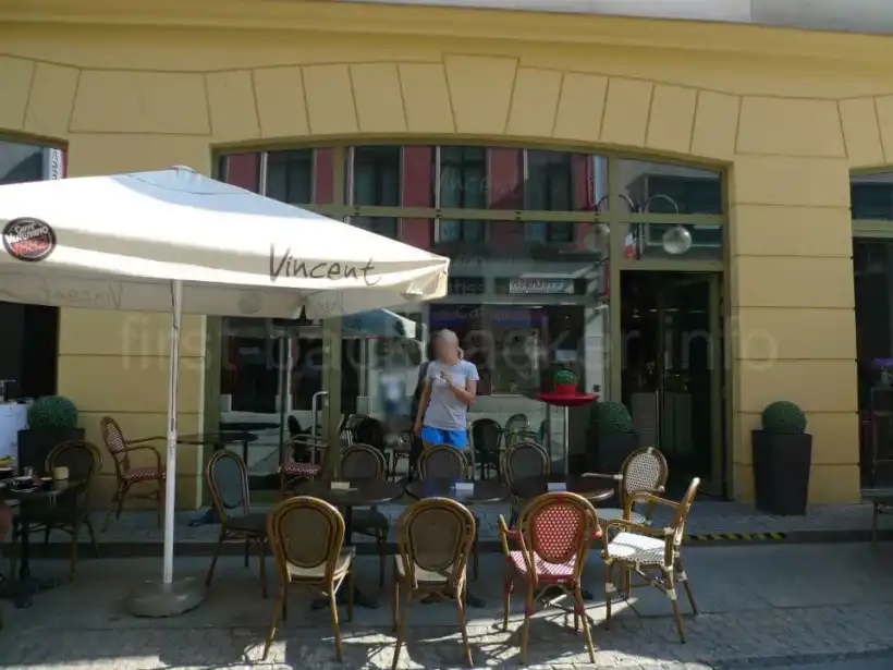 レストランのテラス席イメージ