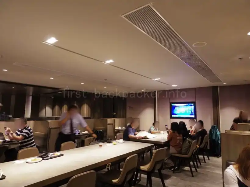 香港国際空港・イーストホール・プラザ・プレミアム・ラウンジの施設内