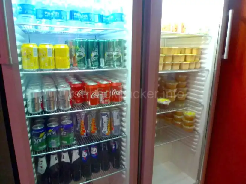 トゥールーズ ブラニャック空港 "La Croix du Sud" Loungeのソフトドリンクコーナー