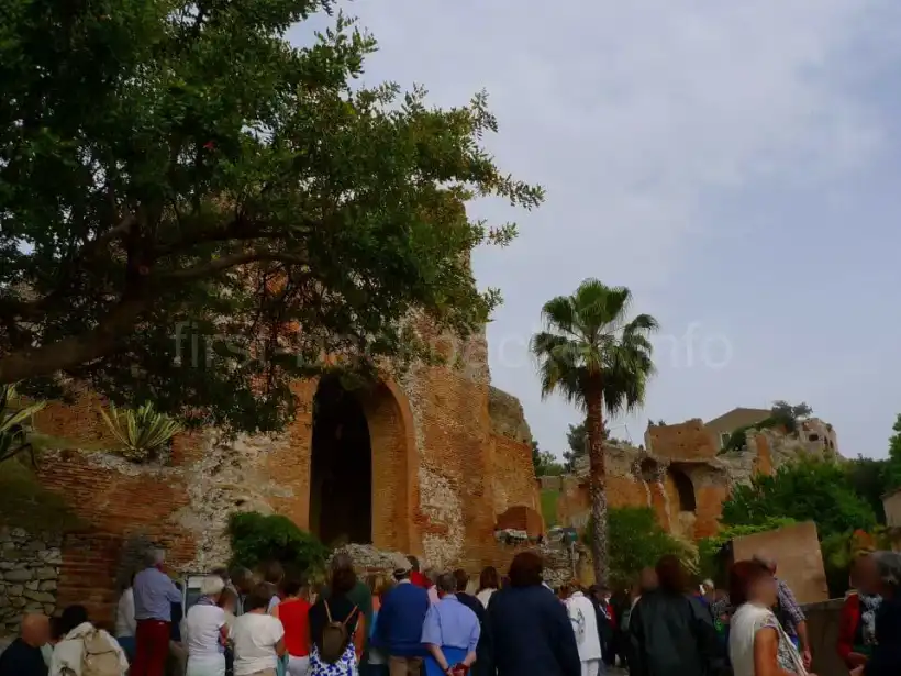 イタリア・タオルミーナのテアトロの混雑