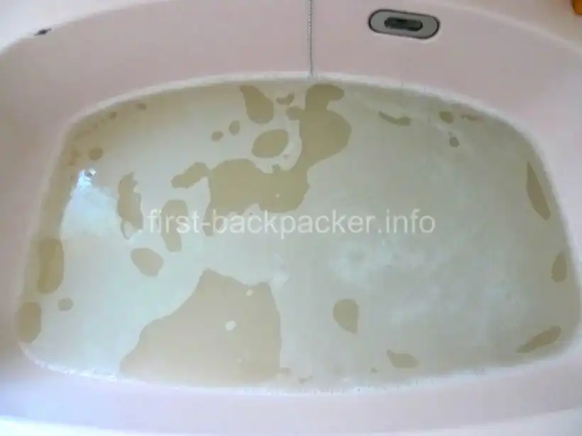 バックパックを洗濯して出た汚れ