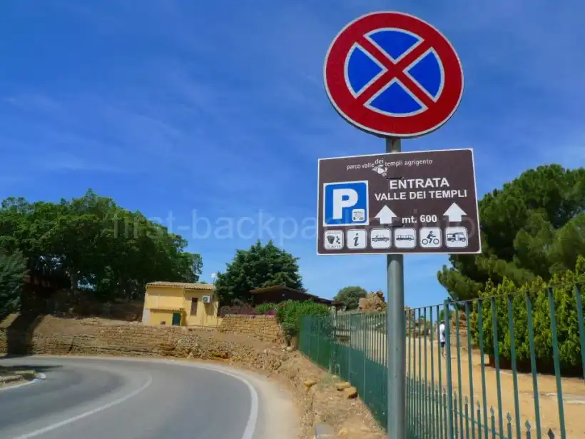 アグリジェントの神殿の谷への道