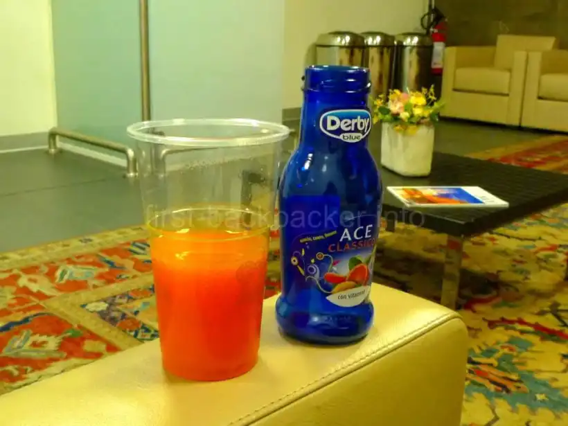 ミラノ ベルガモ空港VIPラウンジのジュース