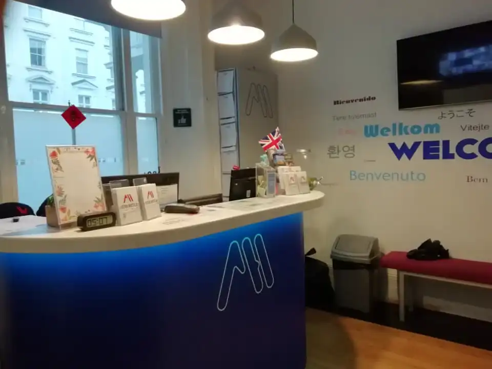 【宿泊レポ】アスターホステル(ロンドン)ヴィクトリア駅から徒歩10分、交通の便は良い