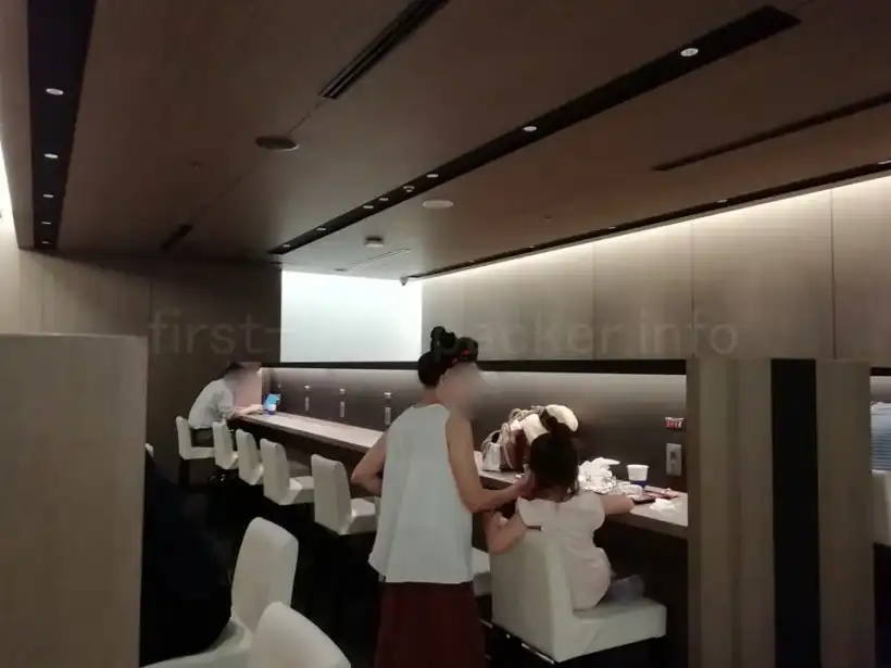 中部国際空港・プレミアムラウンジ セントレアのワークスペース