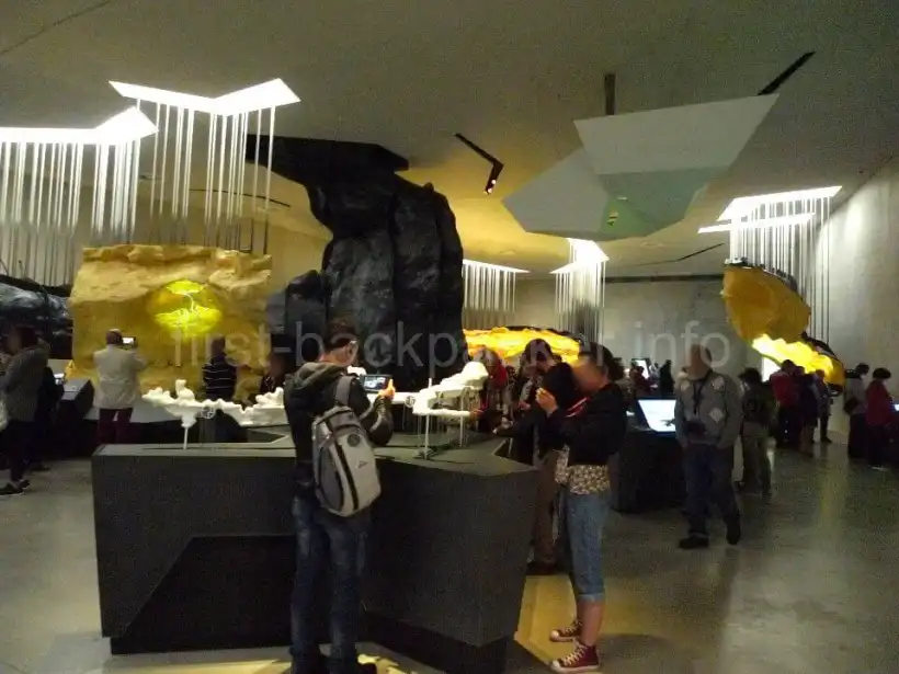 ラスコー4のラボ展示室