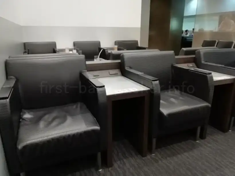 那覇空港のラウンジ華・ラウンジの座席