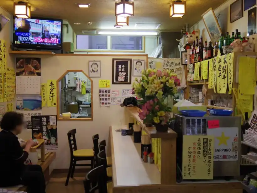 函館どんぶり横町市場の茶夢の店内