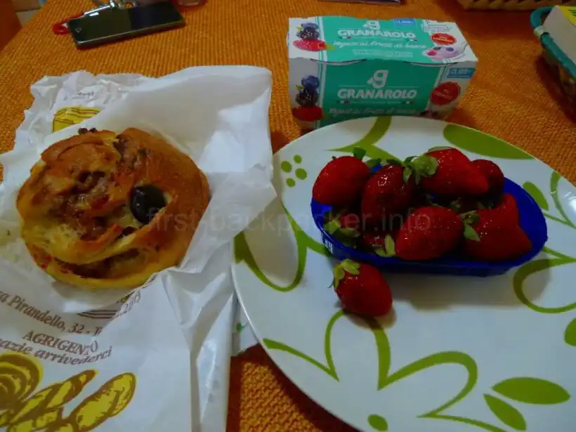 アグリジェントのIl Sole e La Lunaで朝食