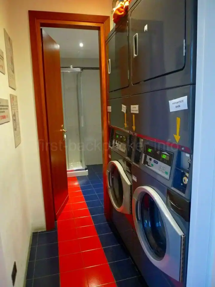 ミラノのOstello Bello Grandeの洗濯乾燥ルーム