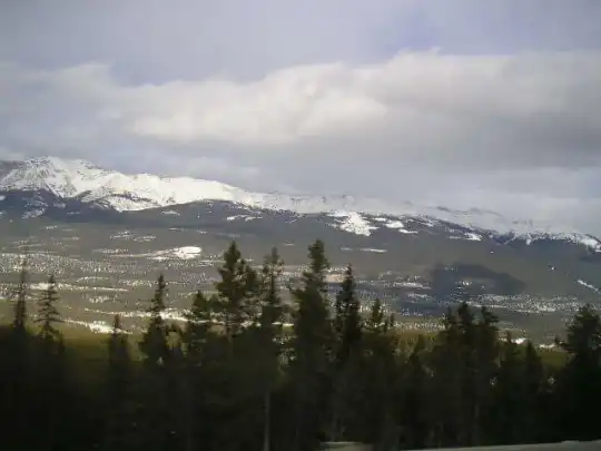カナダ・ロッキー山脈でのスキーの思い出