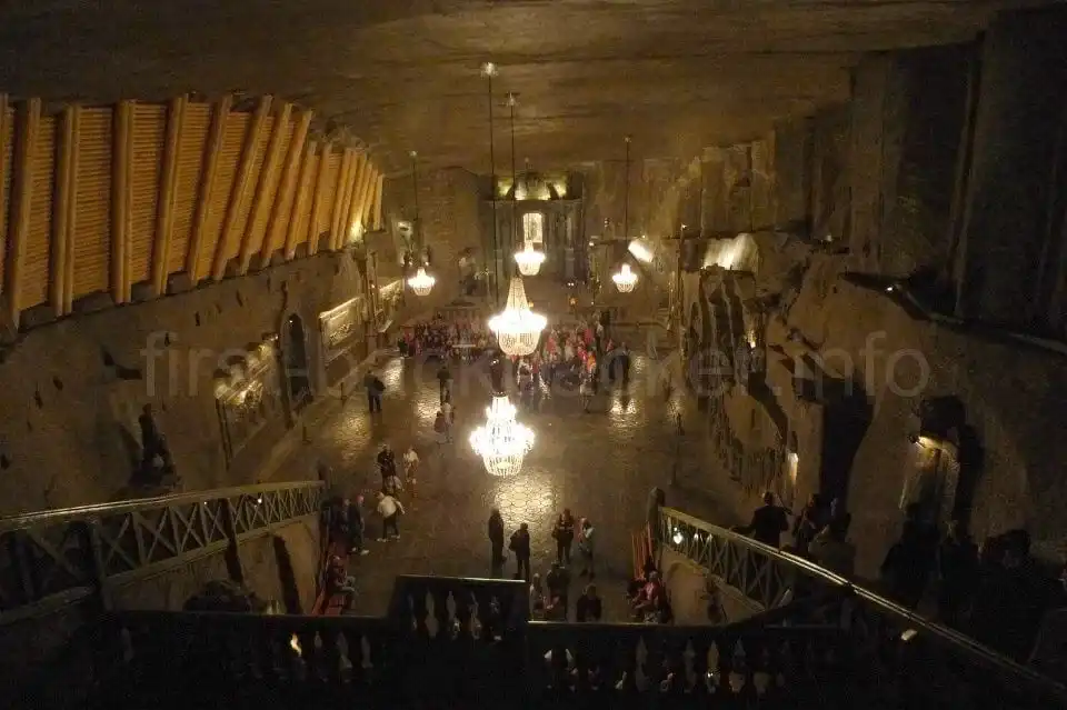 【ポーランド旅行記】ヴィエリチカ岩塩坑を見学!予約なしでもOKだった?