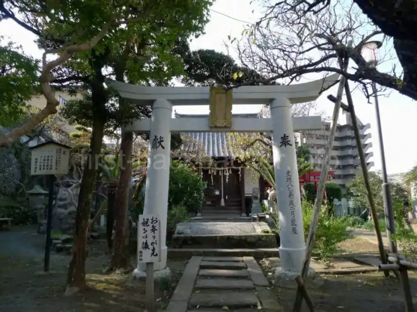 長崎・梅園身代わり天満宮