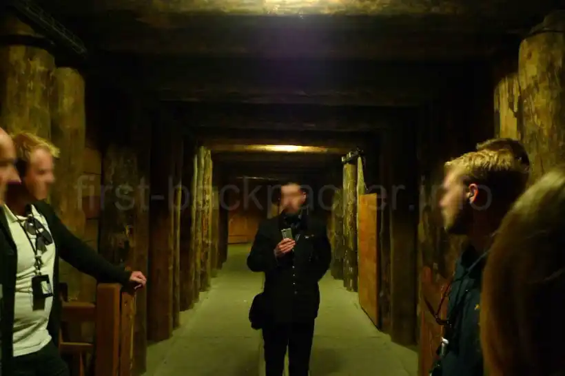 ヴィエリチカ岩塩坑の坑道 width=