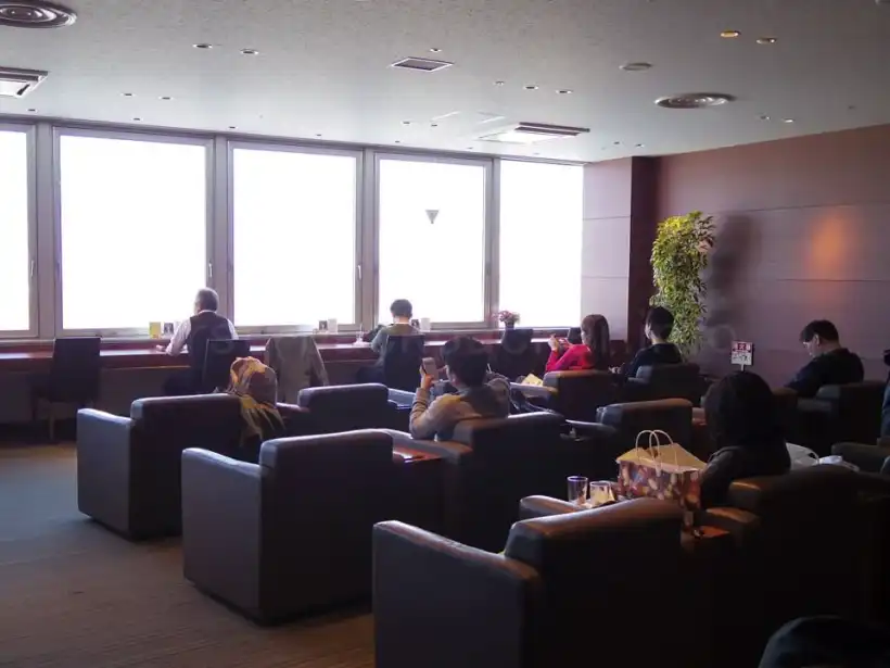 新千歳空港スーパーラウンジ ソファー席