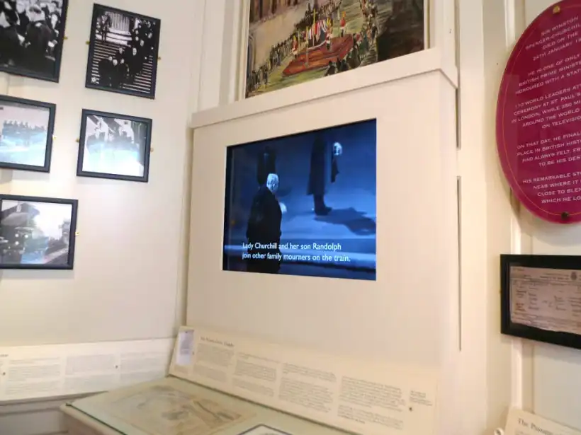 ブレナム宮殿のチャーチルの国葬VTR